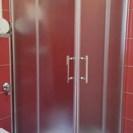 Two Steps From Val Grande- The Foliage Train Apartmán